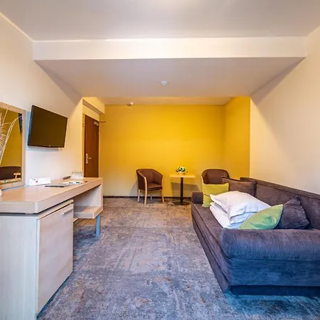 Escalade Hotel 4*