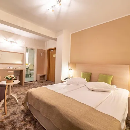 Escalade Hotel 4*