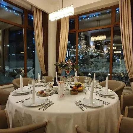 Escalade 4*